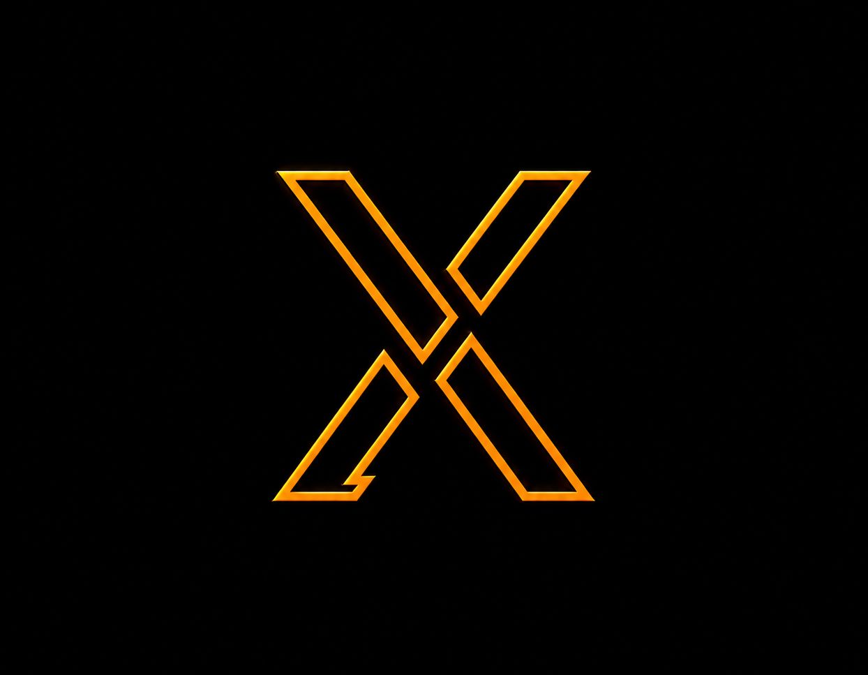 Renkli ışıklarla aydınlatılmış AXIOM stüdyo alanı.